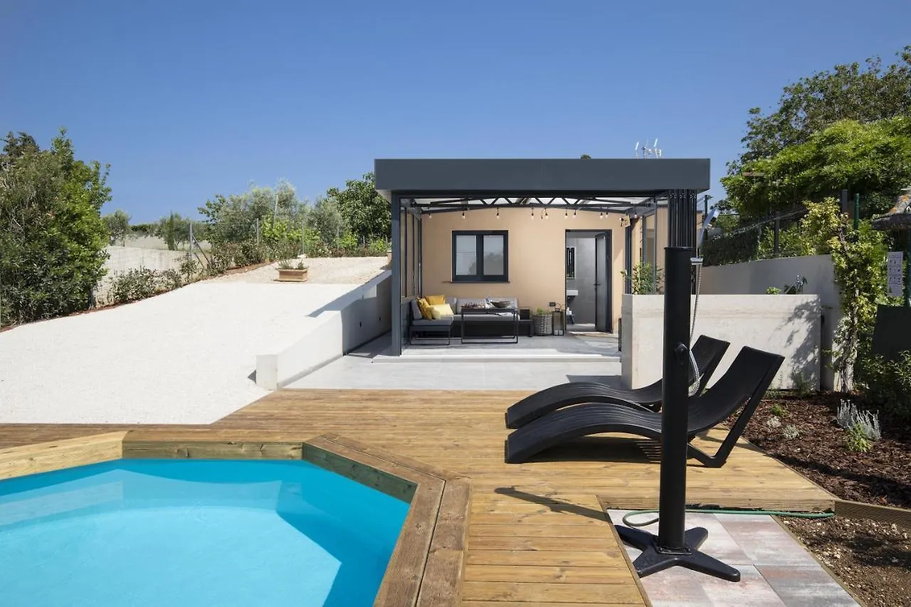 Beach House Olive Medulin Villa